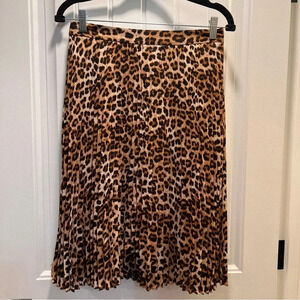 Ann Taylor Factory Petite Leopard Print Skirt. Size 4P.